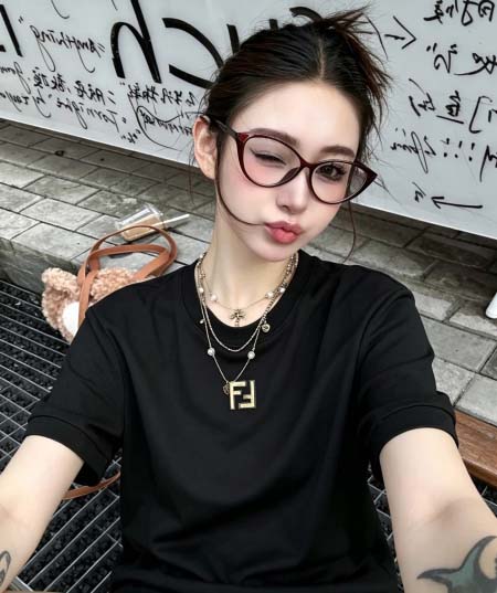 2026年10月26日入荷秋冬新作Fendi半袖Tシャツ高級...